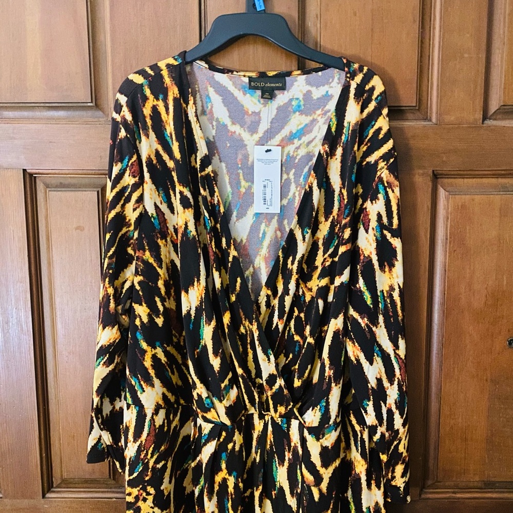 Bold essentials top
